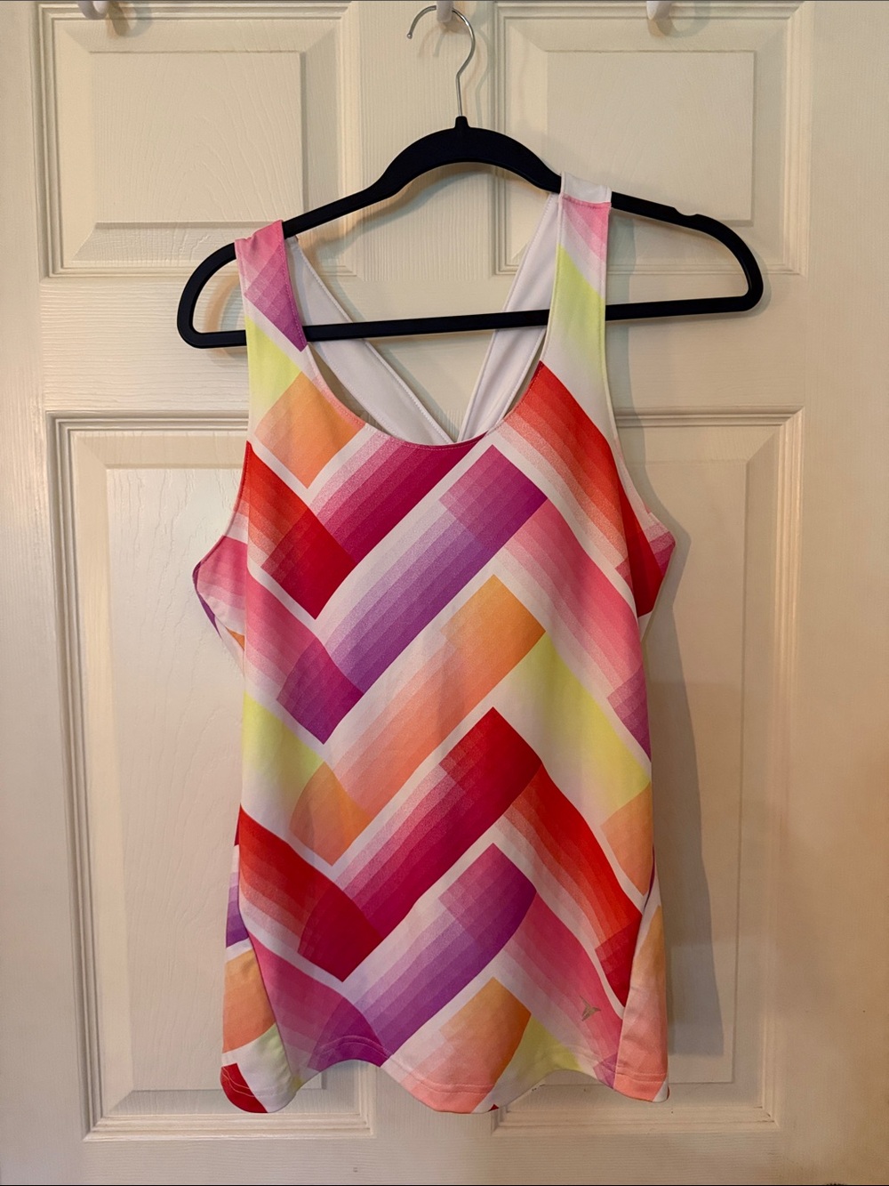 Old Navy Active Breathe Cross-Back Tank Top